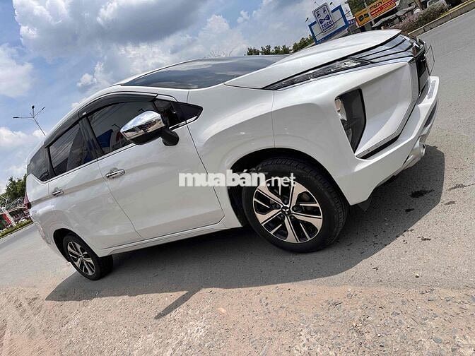 Mitsubishi Xpander Trắng 7 chỗ