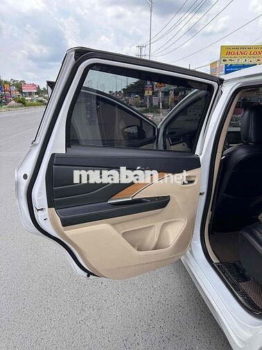 Mitsubishi Xpander Trắng 7 chỗ