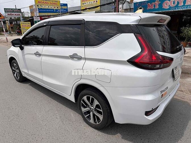 Mitsubishi Xpander Trắng 7 chỗ