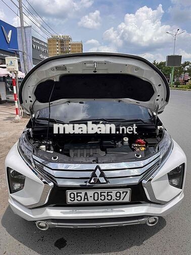 Mitsubishi Xpander Trắng 7 chỗ