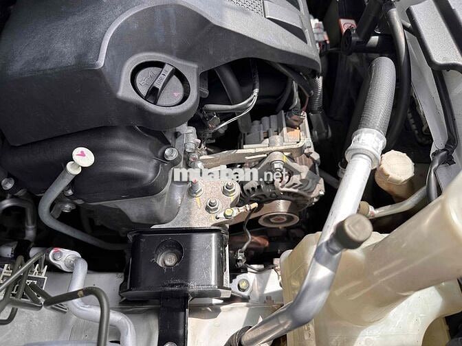 Mitsubishi Xpander Trắng 7 chỗ