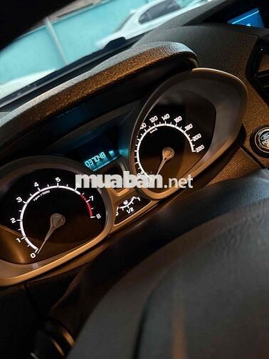 Ford EcoSport Trắng 5 chỗ bao chess hãng