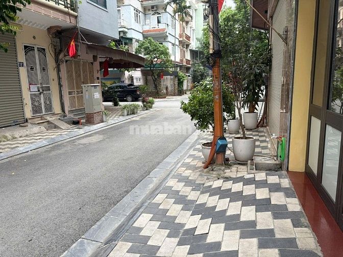 Bán nhà 5 tầng ngõ 152 Võ Chí Công, Tây Hồ, Hà Nội, xe 16c vào nhà 