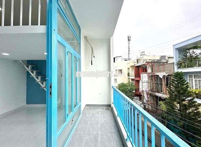 CHO THUÊ PHÒNG DUPLEX GẦN UFM, CÓ BAN CÔNG GIÁ TỐT