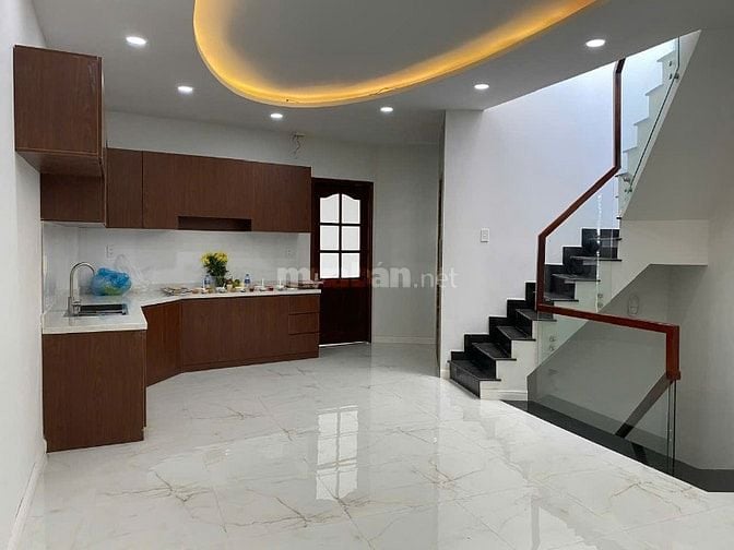Cho thuê nhà mặt tiền Ngô Gia Tự, Q.10, 4x22m, NH 6m, 5 lầu, thang máy