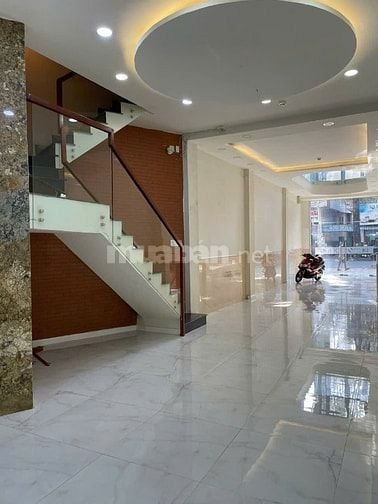 Cho thuê nhà mặt tiền Ngô Gia Tự, Q.10, 4x22m, NH 6m, 5 lầu, thang máy