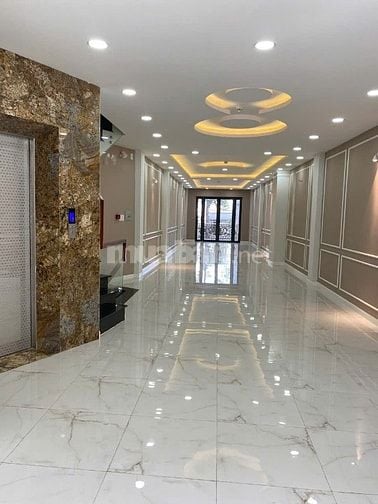Cho thuê nhà mặt tiền Ngô Gia Tự, Q.10, 4x22m, NH 6m, 5 lầu, thang máy