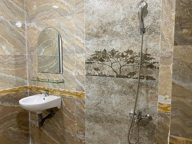 Cho thuê nhà mặt tiền Ngô Gia Tự, Q.10, 4x22m, NH 6m, 5 lầu, thang máy