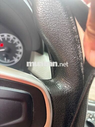 Toyota Innova Trắng 7 chỗ