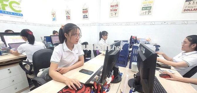 Nhân Viên Chăm Sóc Khách Hàng Tại Hồ Chí Minh 