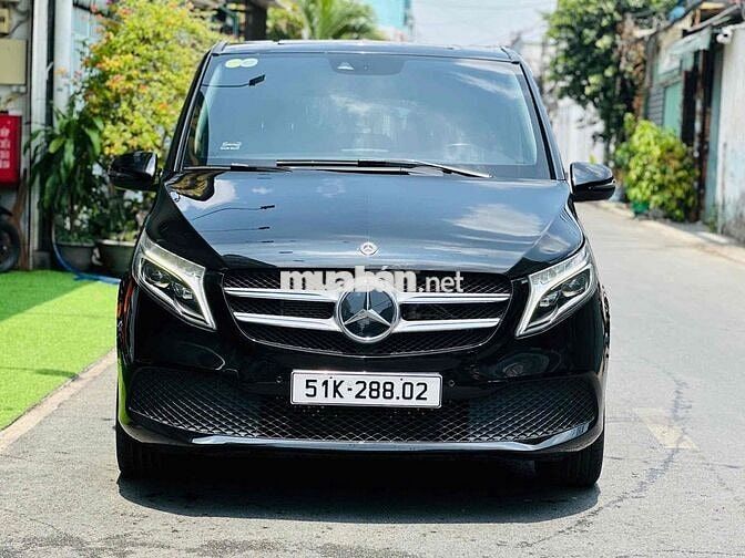 Mercedes-Benz V250 model 2022