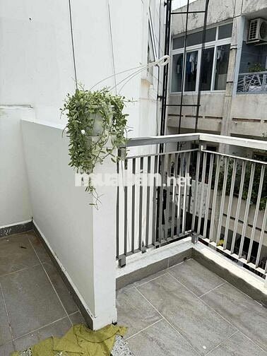 1PN Thang máy đường Cống QUỳnh- Free xe- ban công to thoáng- trung tâm