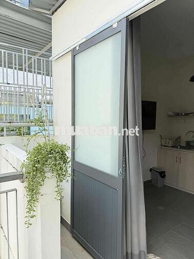 1PN Thang máy đường Cống QUỳnh- Free xe- ban công to thoáng- trung tâm