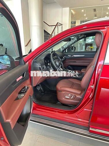 Mazda CX-8 7 chỗ màu Đỏ