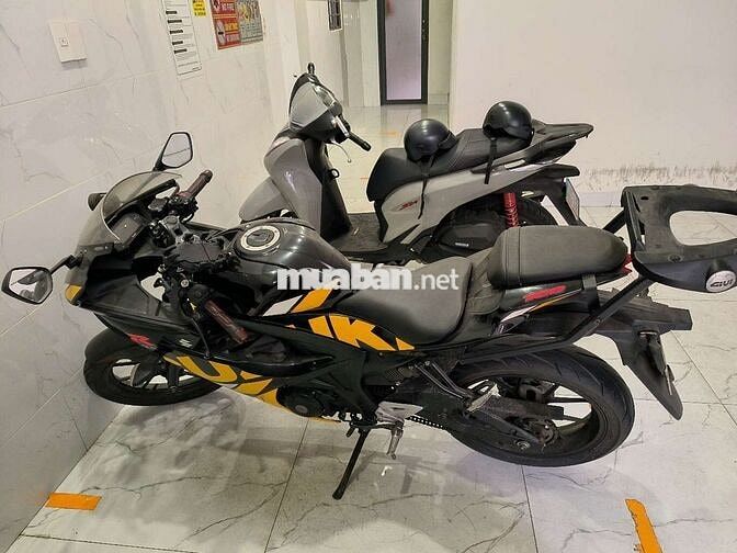 Suzuki GSX-R150 Đen vàng