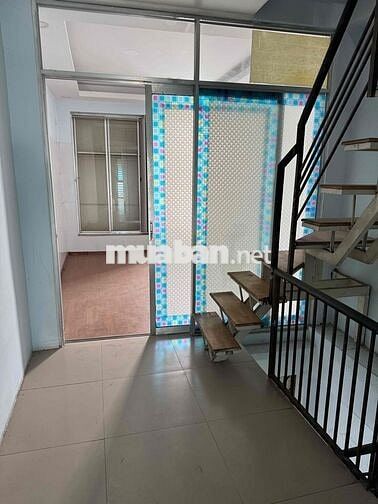 cho thuê nhà mặt tiền 989 Phạm văn đồng
