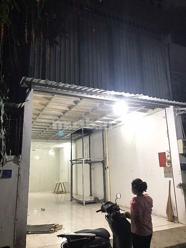 Cho Thuê Nhà 4,5x20 1trệt 1lầu trống suốt - hẻm xe tải