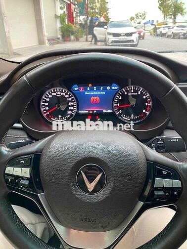 VinFast Lux A2.0 Plus Đen 2019