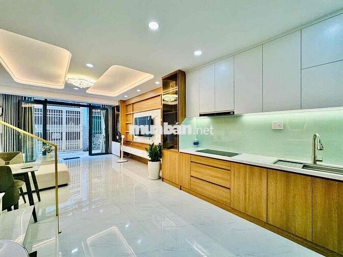 Nhà Trung Tâm 3pn có phòng dưới trệt quang trung