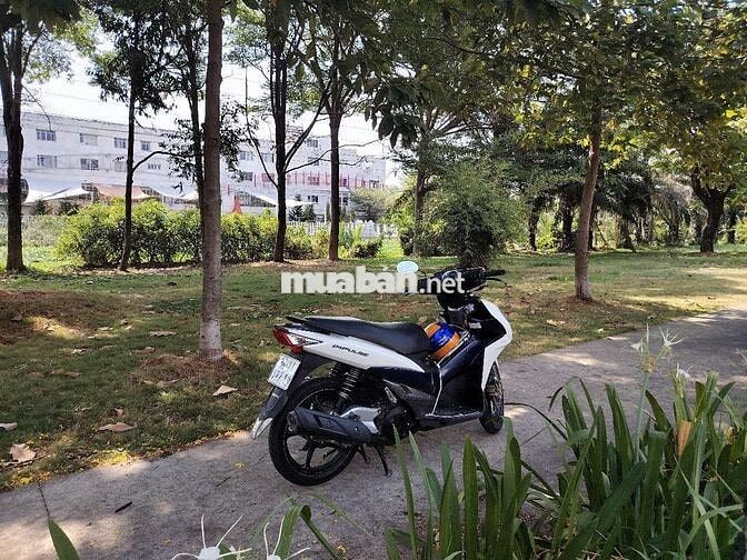Suzuki Impulse Fi 2015 Trắng xanh