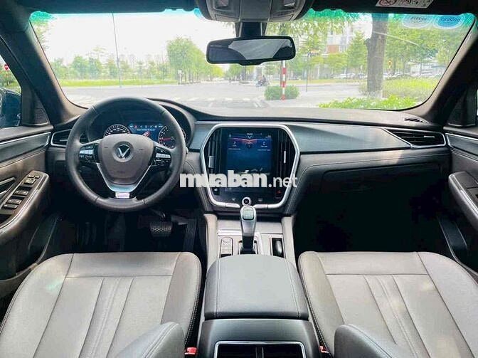VinFast Lux A2.0 Plus Đen 2019