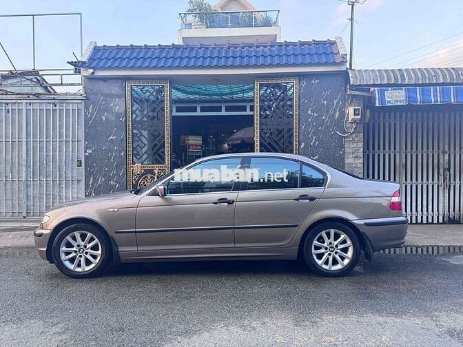 BMW 318i 2005 Nâu