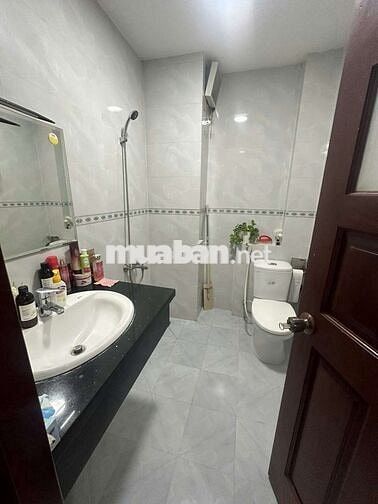 Phòng Cửa Sổ Thoáng Mát - Full Nội Thất - Nguyễn Hữu Cảnh Gần Cầu SG