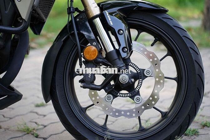 😁😊Honda CB300R Đen biển sg 26858 . xe đẹp odo thấp
