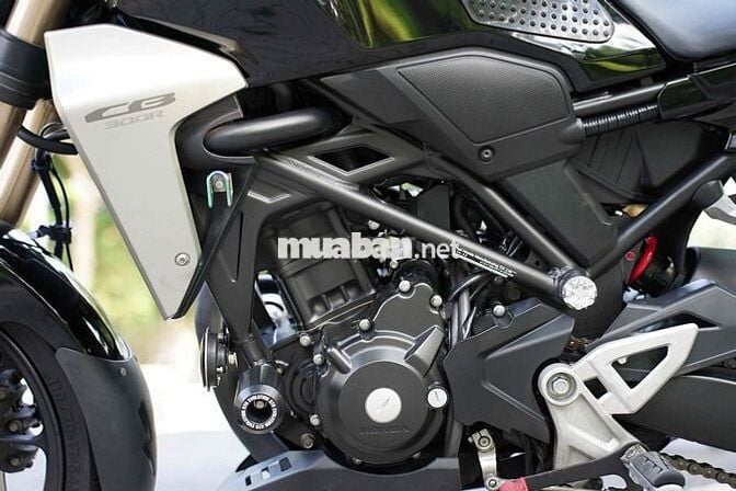 😁😊Honda CB300R Đen biển sg 26858 . xe đẹp odo thấp