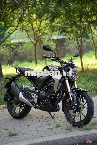 😁😊Honda CB300R Đen biển sg 26858 . xe đẹp odo thấp