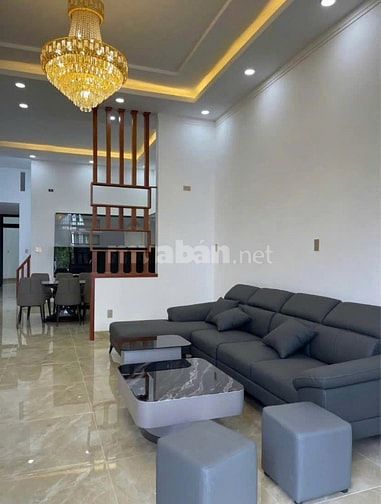 Thanh lý nhà sổ hồng riêng trên trục đường Tân Liêm gần chợ Phú Lạc