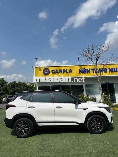 Kia Seltos 2022 Premium 33.000km Trắng