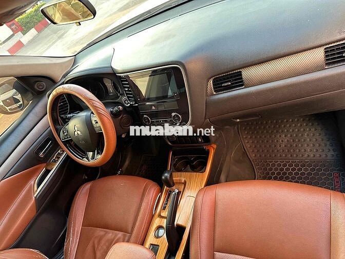 Mitsubishi Outlander 2018 Trắng