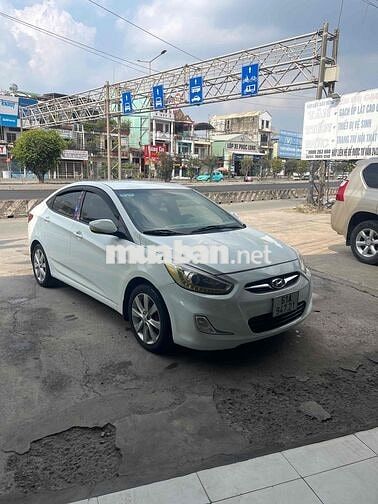 Hyundai Accent 2013 Số sàn Trắng