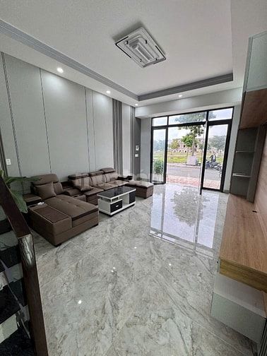 NHÀ 2 TẦNG - TT TÂN UYÊN CHỈ 2,6 TỶ  Nhà 2 tầng FULL nội thất