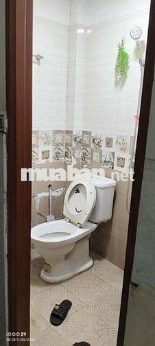 Cho thuê nhà Q4 hướng Đông Nam