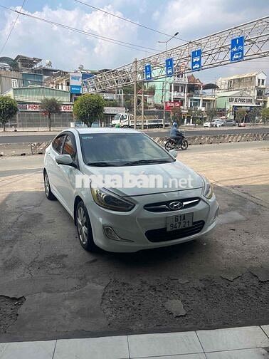 Hyundai Accent 2013 Số sàn Trắng