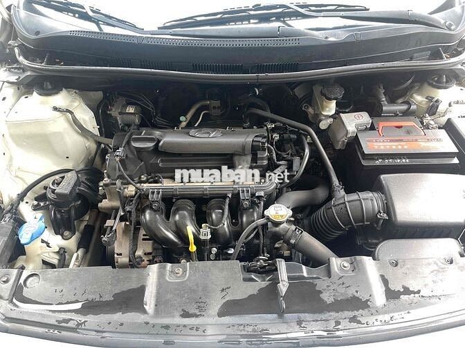 Hyundai Accent 2013 Số sàn Trắng