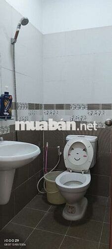 Cho thuê nhà Q4 hướng Đông Nam