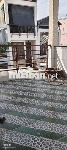 Cho thuê nhà Q4 hướng Đông Nam