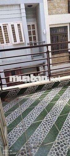 Cho thuê nhà Q4 hướng Đông Nam