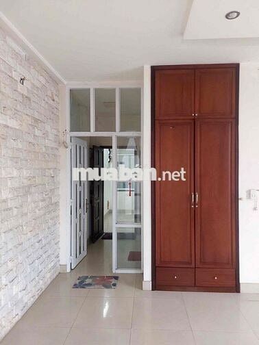 chỉ 1 phòng *** tại 22A phạm hữu lầu Q7