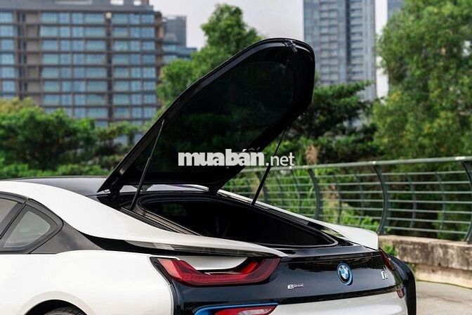 BMW i8 eDrive Model 2015 -  46.000km