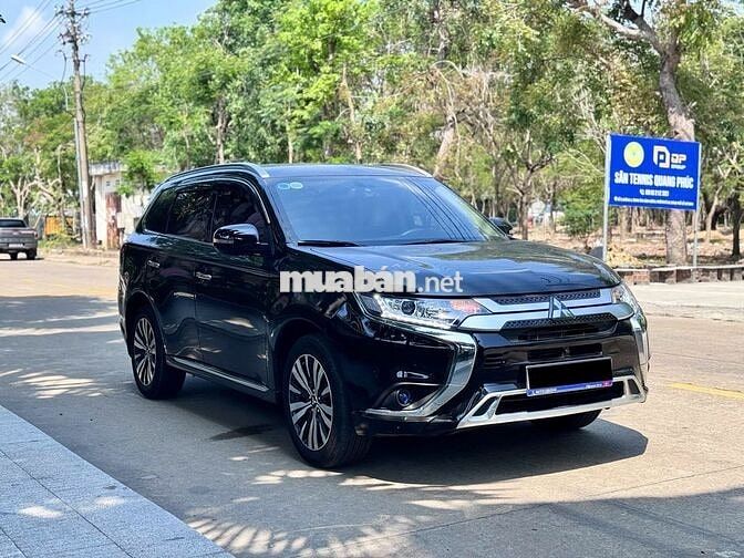 Mitsubishi Outlander 2023 2.0 CVT Đen