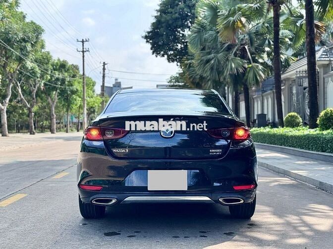 Mazda 3 2022 1.5 Luxury Đen 20.000 km