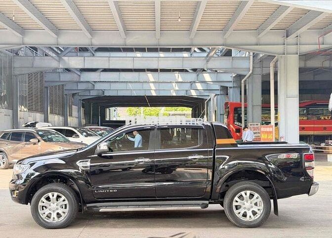 Ford Ranger Limited AT 2021 Đen 2 Cầu STĐ 10 Cấp
