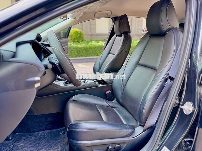 Mazda 3 2022 1.5 Luxury Đen 20.000 km