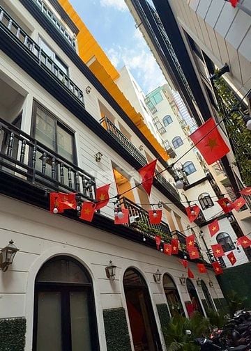 CĂN HỘ FULL TIỆN ÍCH – HẺM 212B NGUYỄN TRÃI, QUẬN 1