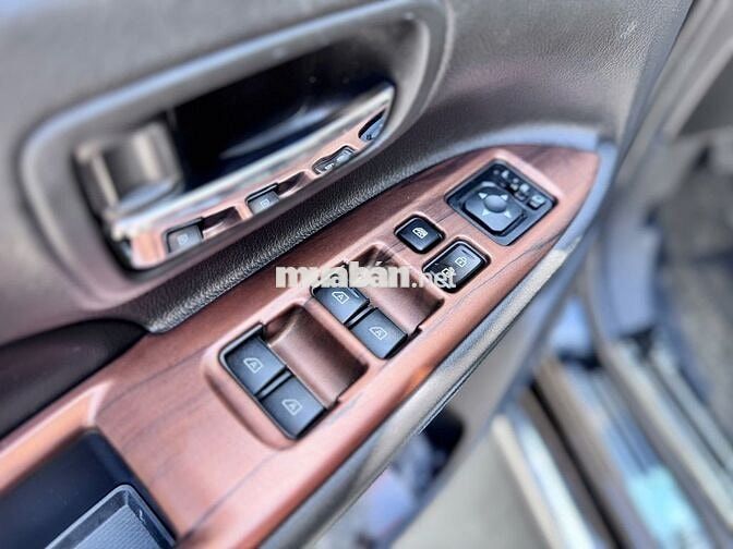 Mitsubishi Outlander 2023 2.0 CVT Đen