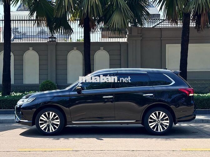 Mitsubishi Outlander 2023 2.0 CVT Đen